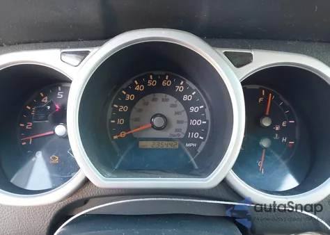 2005 Toyota 4Runner Sr5 V6 z USA, uszkodzony, nr VIN JTEBU14R658043046